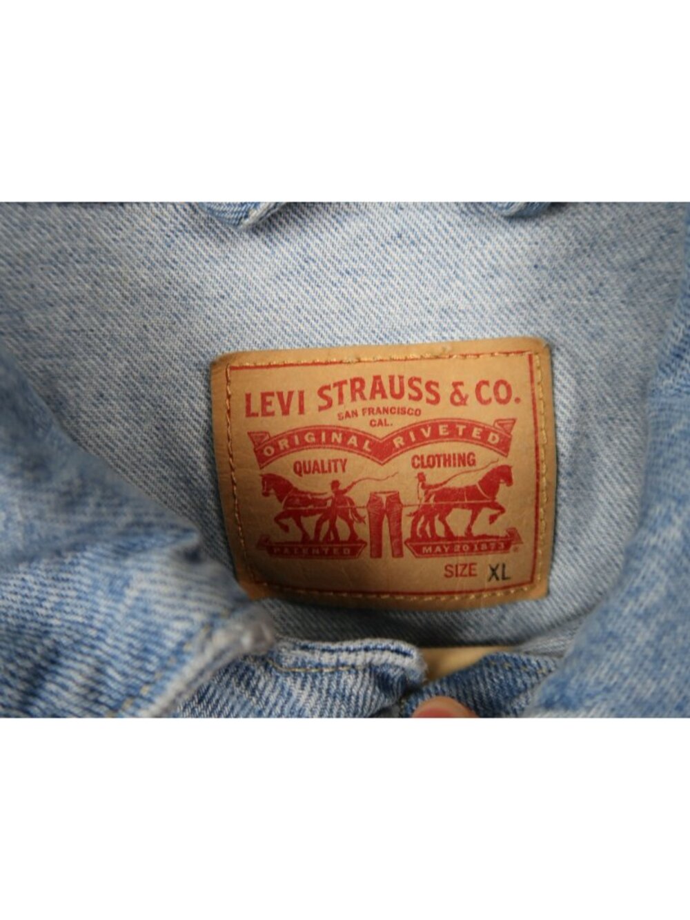 Levis XL Distressed Denim Jacket Blue 100% Cotton Light Wash - Picture 5 of 10